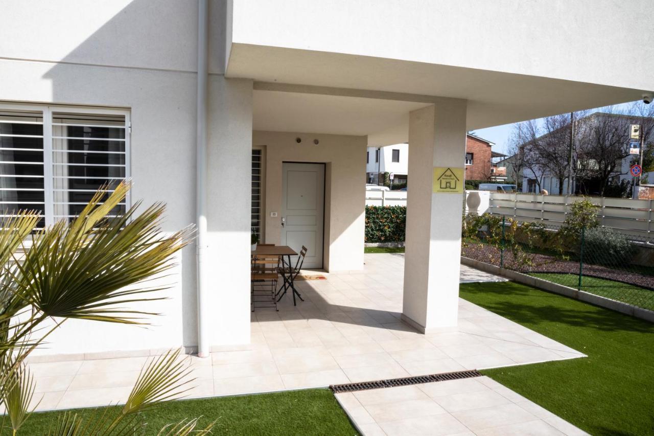 Maisonette Modena Park Eksteriør bilde
